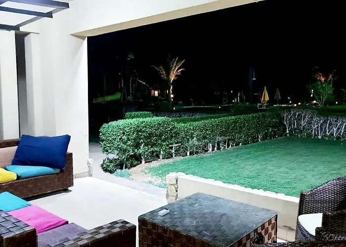 Mousa Coast Aquapark View With Garden-families Only *
